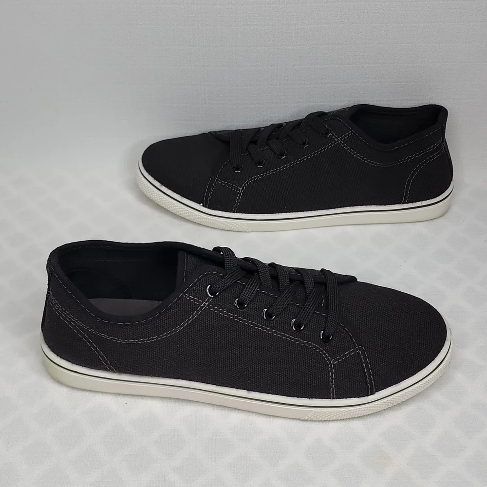Vostey Black Canvas Shoes Men's Size 10